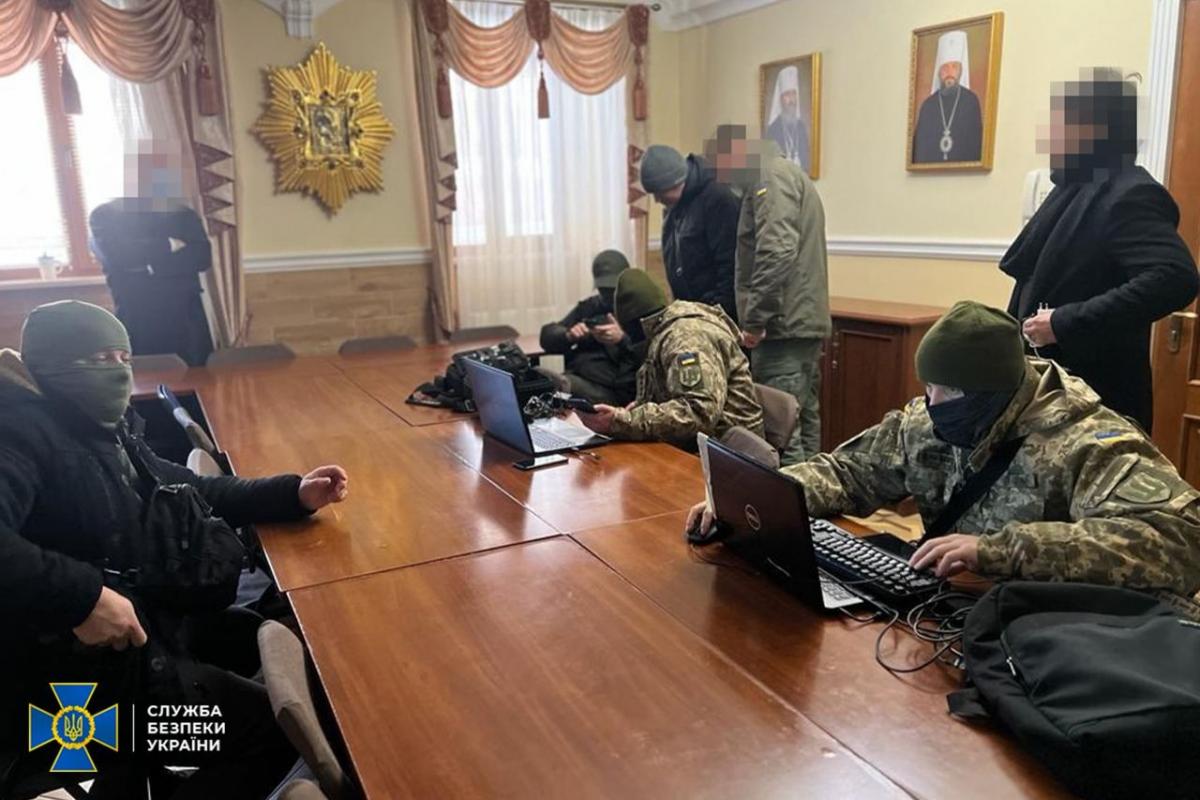 The SBU conducts large-scale searches in the churches of the UOC MP of the SBU