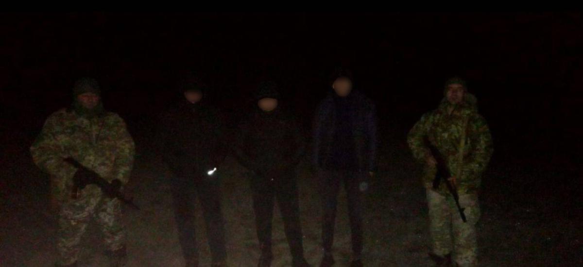 Чоловіків затримали на кордоні з Молдовою / фото ДПСУ