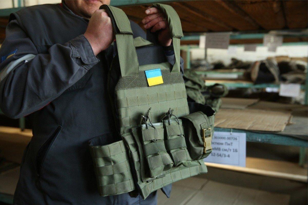 Український бізнес передав 4,1 мільярда гривень на підтримку ЗСУ та гуманітарну допомогу Український бізнес передав 4,1 мільярда гривень на підтримку ЗСУ та гуманітарну допомогу