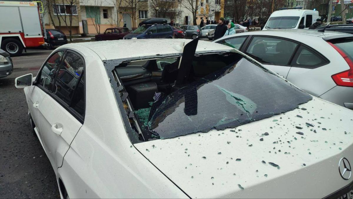 'Бавовна' в Бєлгороді: місцевий губернатор заявив про руйнування та жертву (фото) 'Бавовна' в Бєлгороді: місцевий губернатор заявив про руйнування та жертву (фото)