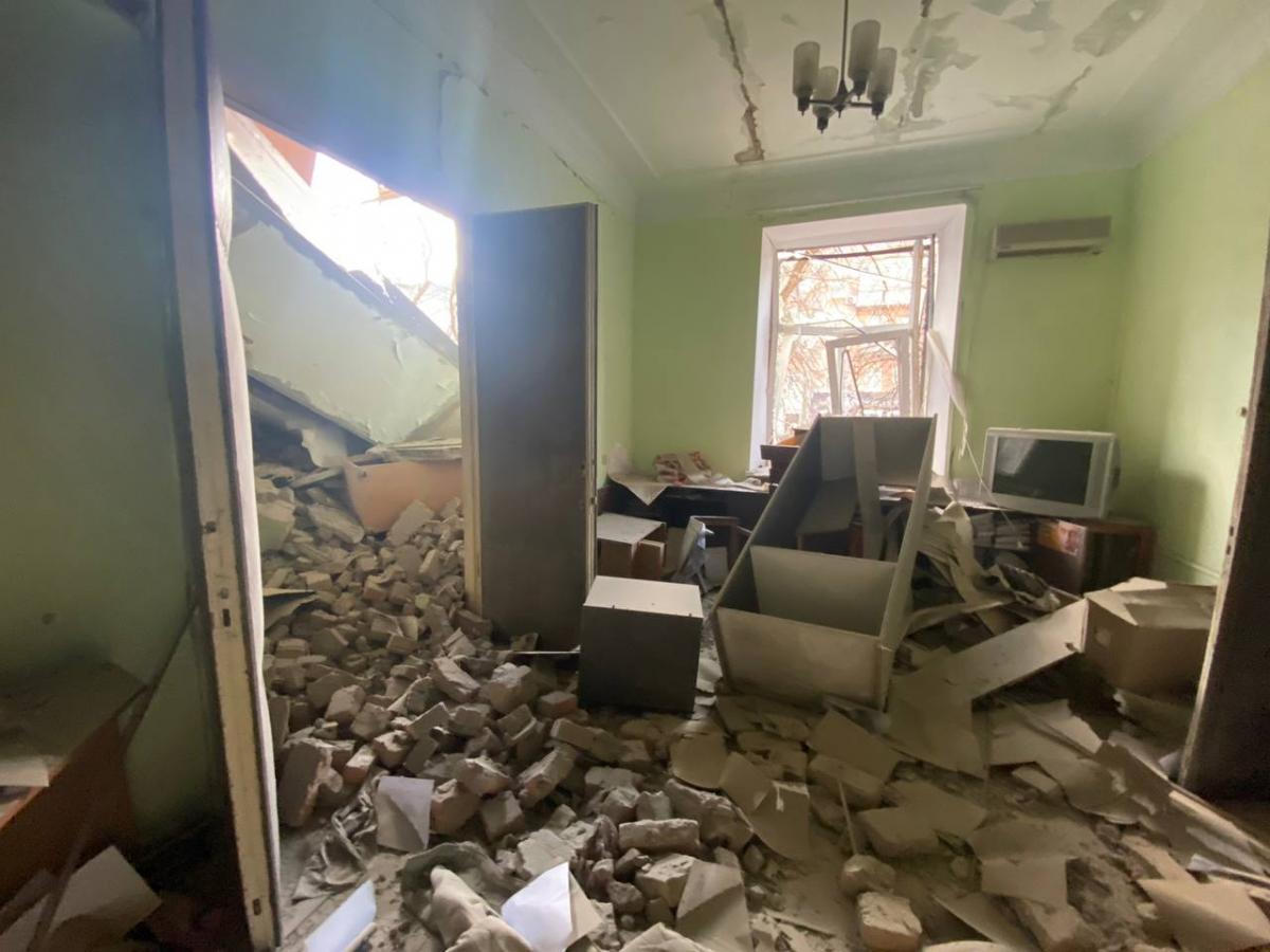 Пошкоджена будівля Херсонської ОДА / фото t.me/vlada Пошкоджена будівля Херсонської ОДА / фото t.me/vlada