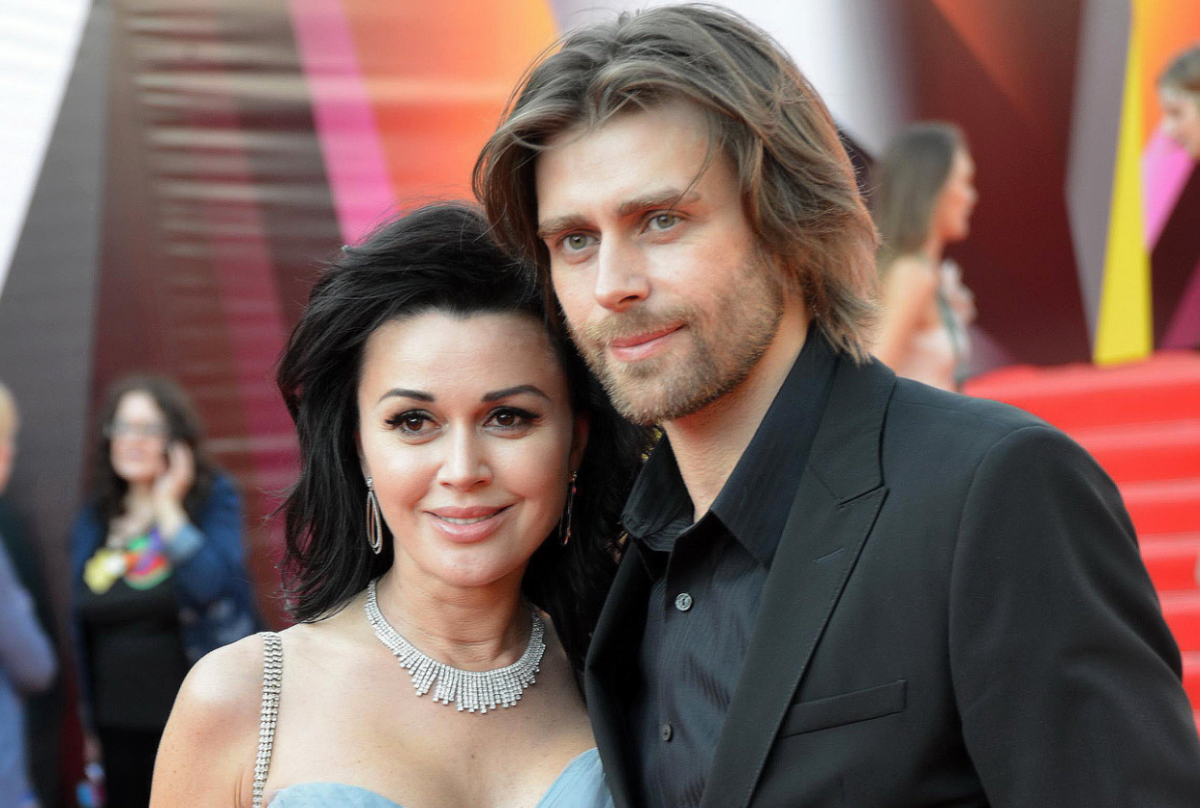 Він також заявив, що його сильно "бентежить" мовчання родичів Заворотнюк / Фото - instagram.com Він також заявив, що його сильно "бентежить" мовчання родичів Заворотнюк / Фото - instagram.com