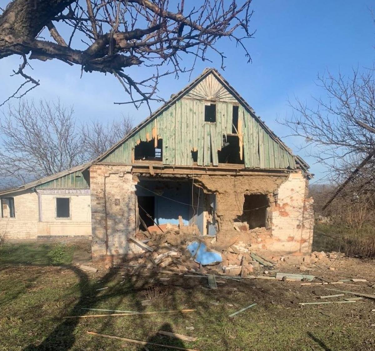 Окупанти влучили ракетою у будинок / фото Олександр Старух Окупанти влучили ракетою у будинок / фото Олександр Старух
