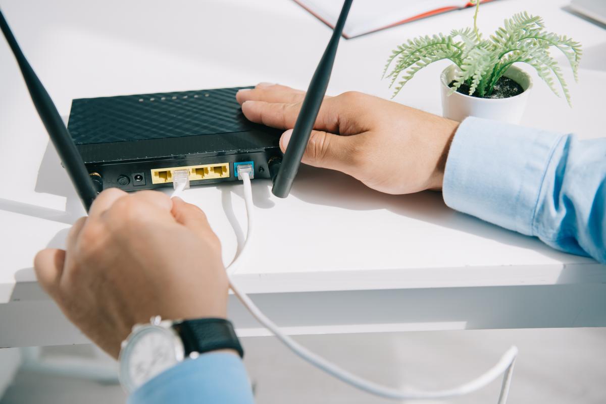 Чтобы подключиться к интернету через Wi-Fi, нужен роутер / фото ua.depositphotos.com