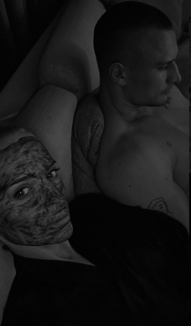 Більше не секрет: розлучений секс-символ українського кіно показав нову кохану (фото) Більше не секрет: розлучений секс-символ українського кіно показав нову кохану (фото)