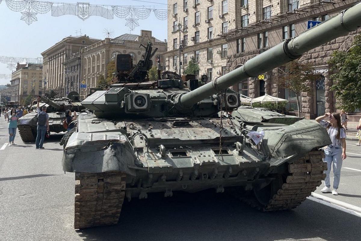 Трофейний Т-90 на Хрещатику / wikipedia.org Трофейний Т-90 на Хрещатику / wikipedia.org