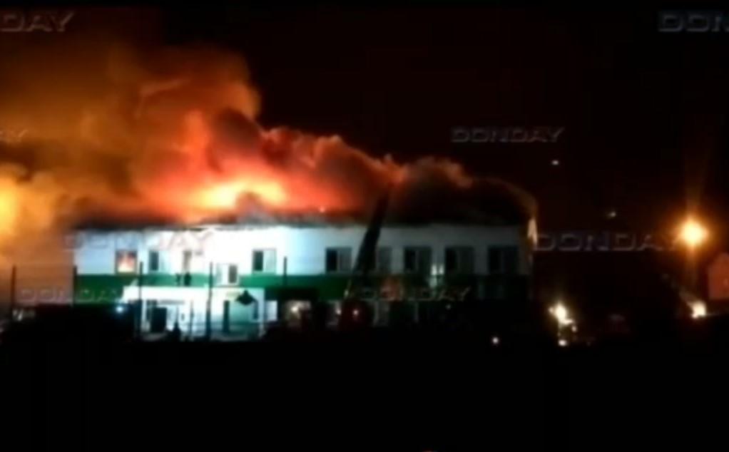 В РФ палала військова казарма / скриншот В РФ палала військова казарма / скриншот
