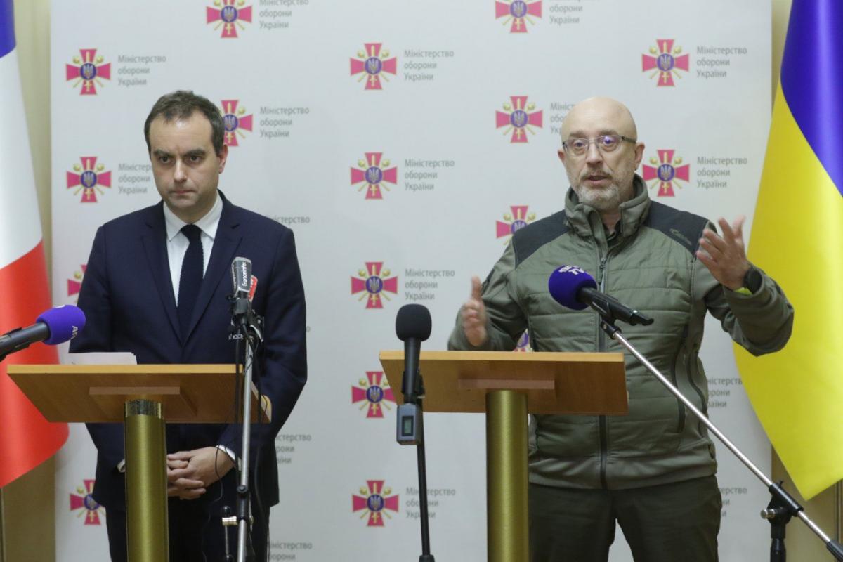 Франції створила спецфонд для приймання замовлень України щодо зброї / фото Міноборони України Франції створила спецфонд для приймання замовлень України щодо зброї / фото Міноборони України