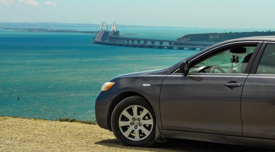 Тисячі машин: у ВМС розповіли, чому на Кримському мості шалені затори Тисячі машин: у ВМС розповіли, чому на Кримському мості шалені затори