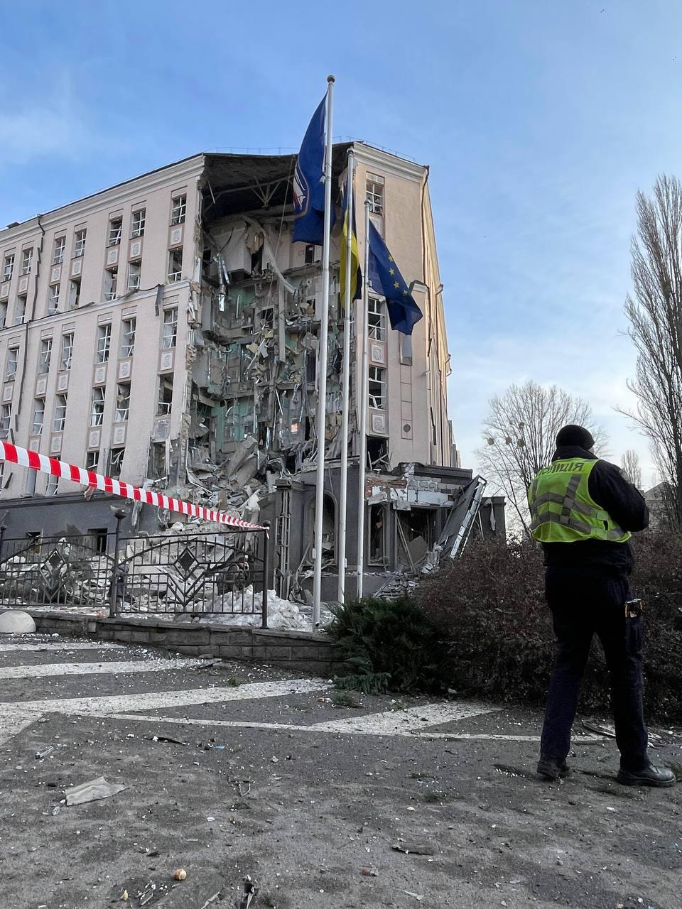 Росіяни поцілили в готель у Києві / фото t.me/tymoshenko_kyrylo Росіяни поцілили в готель у Києві / фото t.me/tymoshenko_kyrylo