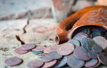 Чоловік знайшов старовинну монету під Києвом і зірвав куш: вона коштує 90 тисяч гривень (фото)