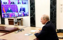Путин провел совещание на фоне странных взрывов на российских аэродромах