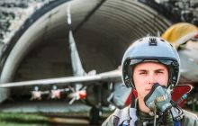 Пілот Karaya, який відвів винищувач від Вінниці, показав закривавлене обличчя (фото)