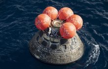 Космический корабль NASA успешно вернулся с Луны на Землю