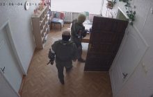 Россияне с оружием ворвались в детдом на Херсонщине, чтобы похитить детей (видео)
