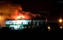 В России дотла сгорела военная казарма (видео)