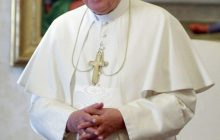 Папа Римский заявил, что его предшественник Бенедикт "очень болен"