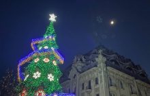 В центрі Одеси відкрили Новорічну ялинку в національних кольорах