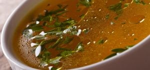 Бульон не стоит варить только на одном мясе: какое сочетание дает лучший вкус
