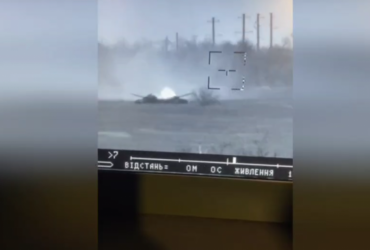 Десантники заманили в ловушку и ракетой ударили по танку с россиянами: зрелищное видео