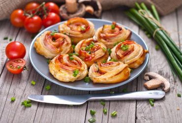 Закуски з листкового тіста на свято: солоні та солодкі рецепти