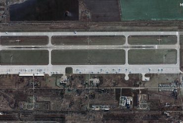 РФ после взрывов на аэродромах может рассредоточить свои бомбардировщики - Reuters