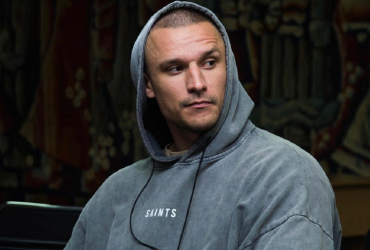 Актер Тарас Цымбалюк показал страстный поцелуй с возлюбленной