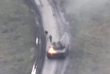 Кошмарив наші позиції та поплатився: спецпризначенці СБУ знищили російський Т-80 (відео)