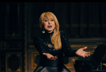 Розповніла Успенська вийшла на сцену напівоголеною: фани в подиві (фото)