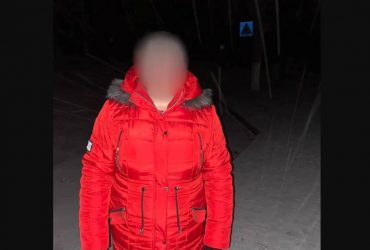 В Херсоне задержали предполагаемую коллаборантку, которая фотографировала места обстрелов (фото)