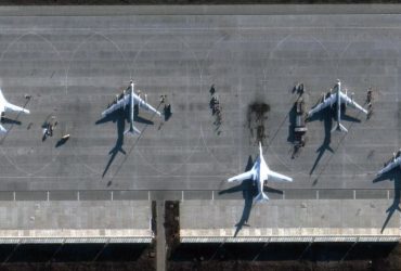 FT про атаки на аеродроми РФ: в України більше немає обмежень щодо дальності ударів