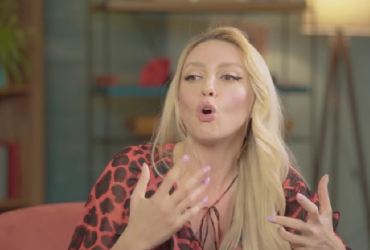 Досі за мною бігає: Полякова розповіла, як приворожила чоловіка