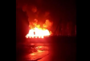 В Крыму произошел масштабный пожар в казарме с мобиками - соцсети (видео)