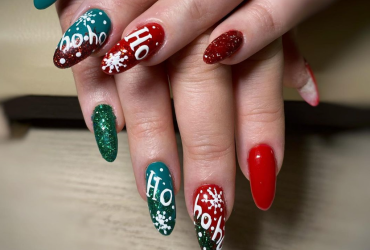 Яким кольором зробити нігті на Новий рік 2023: названо стильні варіанти (фото)