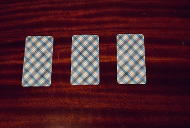 Выберите карту и узнайте свое будущее: прогноз Таро на 13 декабря (фото)