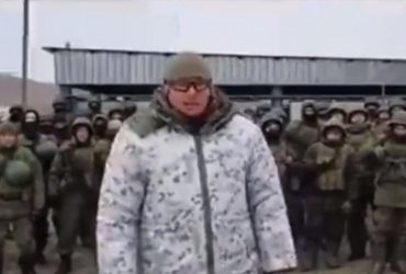 Один жгут и две брони: инструктор мобиков пожаловался, что оккупанты голые (видео)