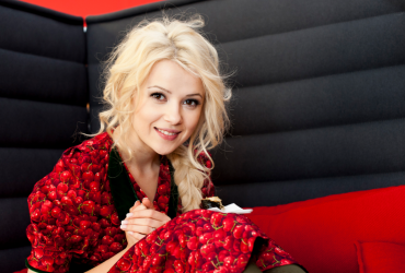 Міка Ньютон показала рідкісні кадри з неймовірно красивим чоловіком-американцем