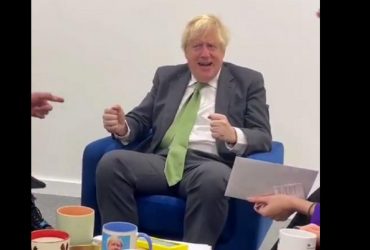 Джонсон послухав український хіт Добрий день everybody: реакція вбила (відео)