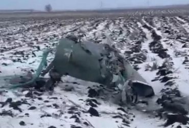 Не долетіла до України: російська ракета підстригла дерева під Саратовом (відео)