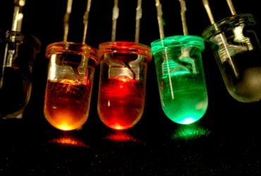 Якщо пропало світло: як зробити ліхтарик за 5 хвилин із підручних засобів