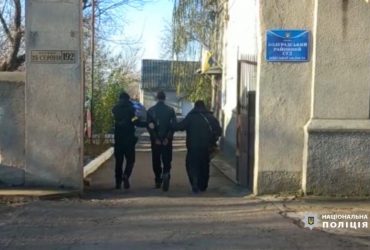 Забив до смерті монтуванням та вкрав 70 гривень: під Одесою чоловік жорстоко вбив жінку