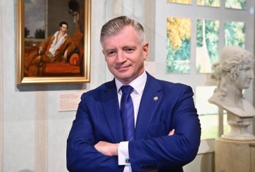 Московський чиновник у віршах закликав вбивати українців (відео)