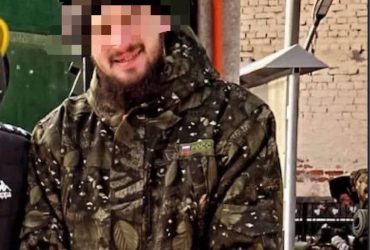 В РФ мужчина порезал себя ножом из-за того, что очень хотел на войну (фото)