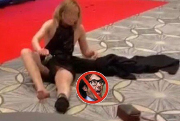 Светская львица сходила под себя на красной дорожке на премии в Москве