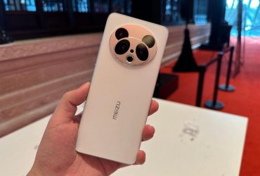 Meizu показала смартфон з камерою у формі панди (фото)
