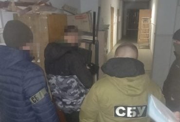 СБУ присікла схему виїзду чоловіків за кордон, до якої причетний депутат