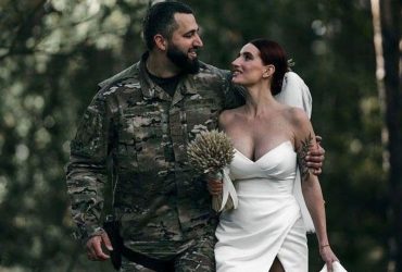 Залетіла в танку: вагітна снайперка Емеральд розповіла, за що її цькують