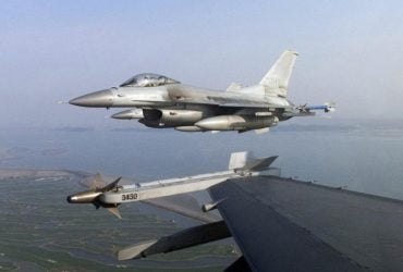 Експерт назвав число винищувачів F-16, які можуть закрити небо над Україною