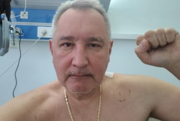 Я знову живий: поранений Рогозін відправив Макрону осколок зі свого хребта