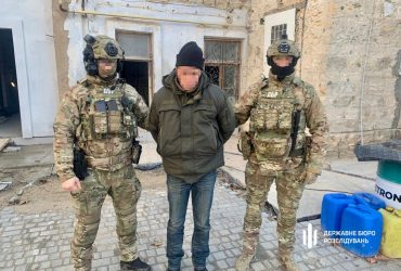 Служив РФ навіть після деокупації: в Херсоні затримали колаборанта-працівника СІЗО